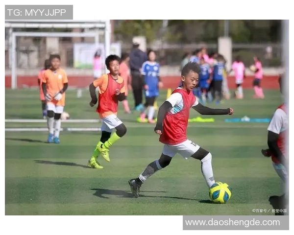 畅通足球助力青少年成长打造健康快乐的足球文化新生态